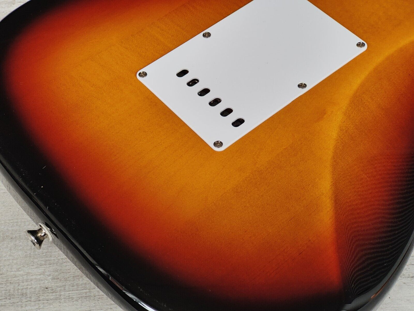 2017 FGN Japan (Fujigen) JST-6R J-Classic Stratocaster (Sunburst)