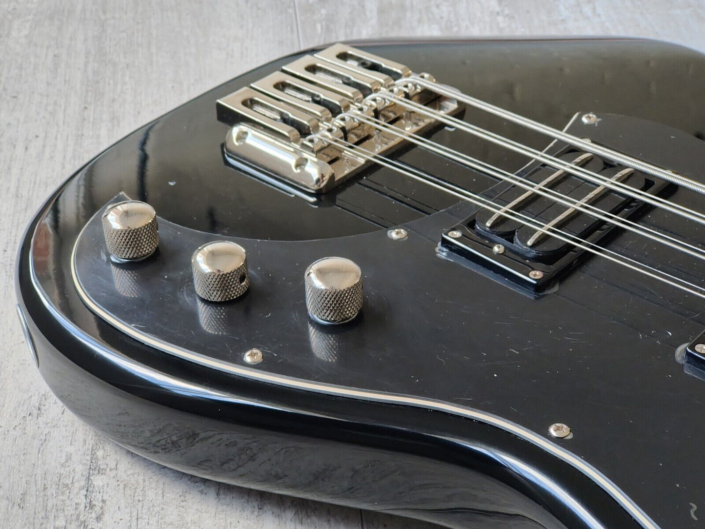 2009 Hagstrom HB-8 8-String Bass Reissue (Black)