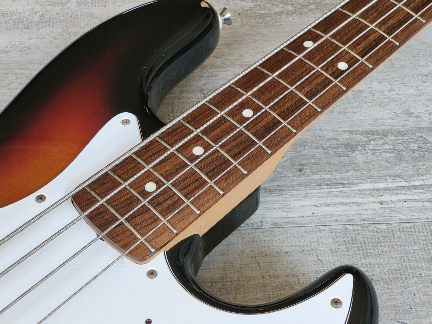 2006 Fender Japan Jazz Bass Standard (Sunburst)