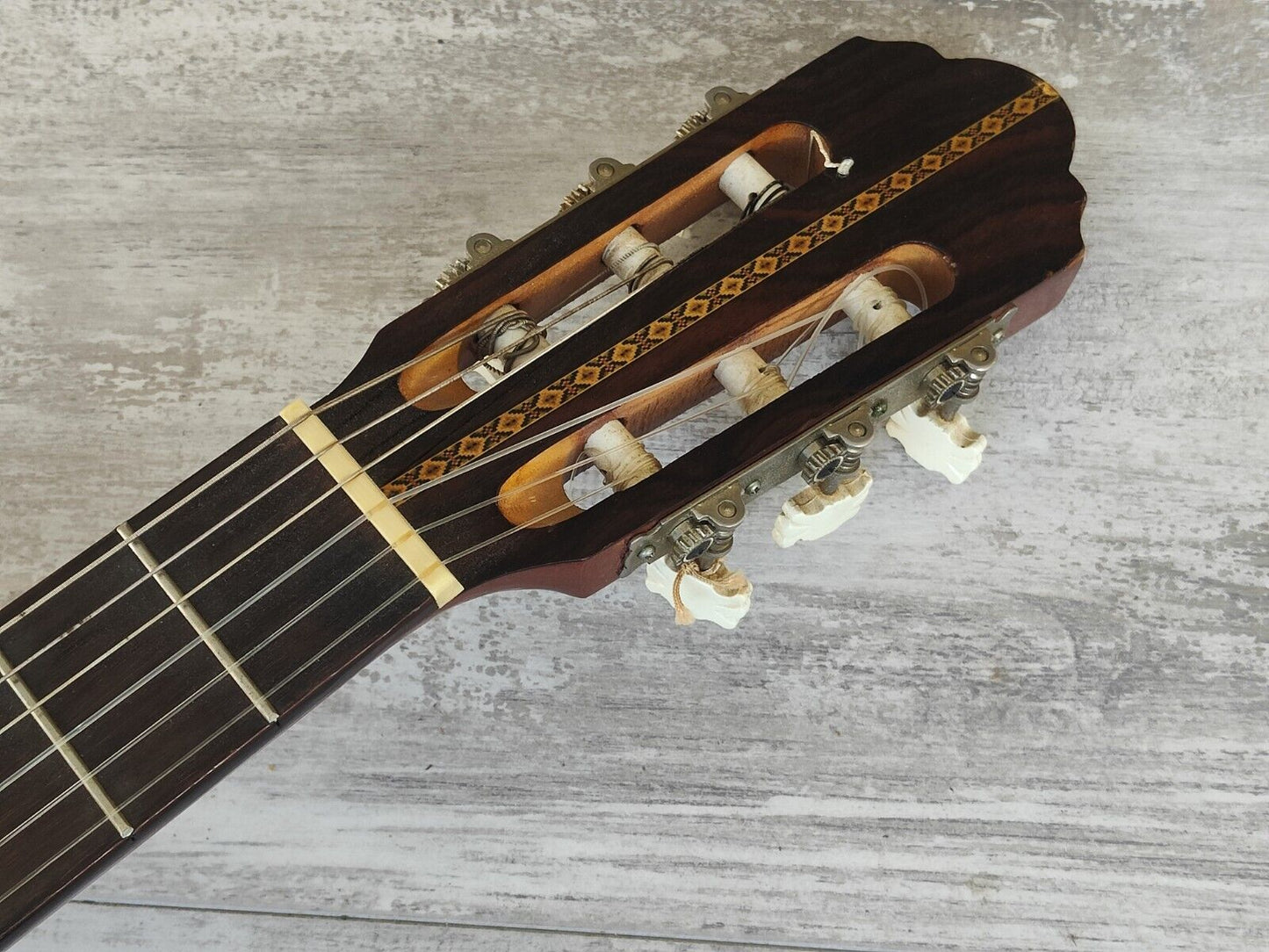 1970's Famous Japan (by Kiso Suzuki) Vintage Classical Guitar (Natural)