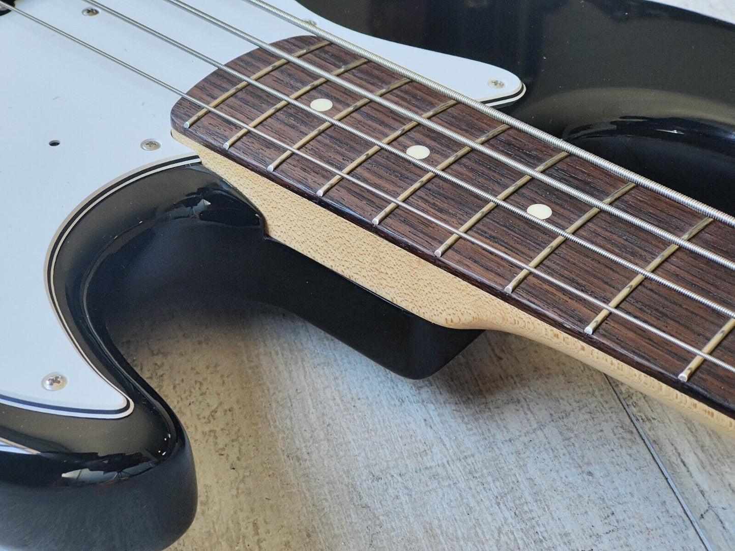 2004 Fender Japan Jazz Bass Standard (Black)