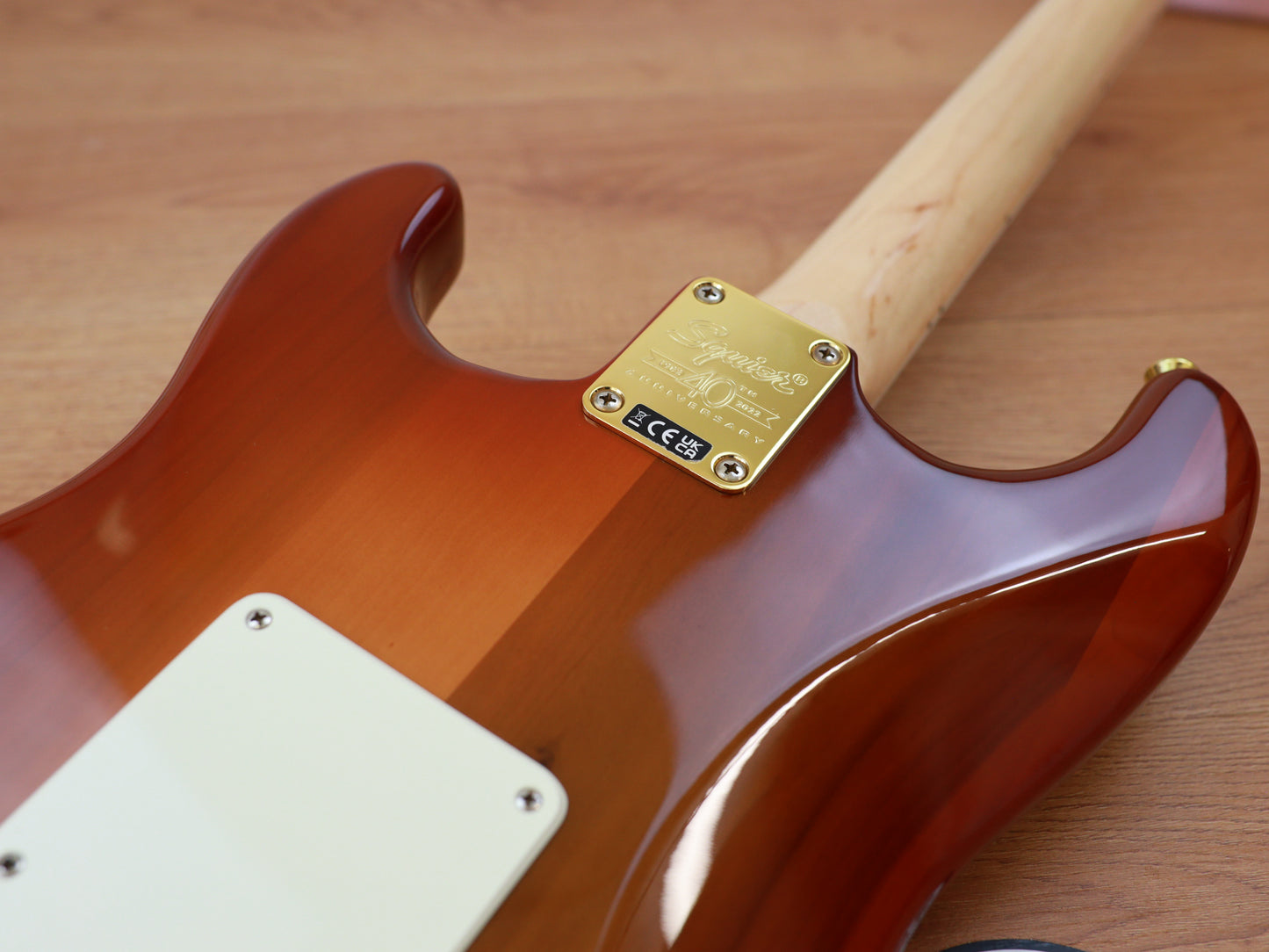 Squier 40th Anniversary Stratocaster (Gold Edition Sienna Sunburst)