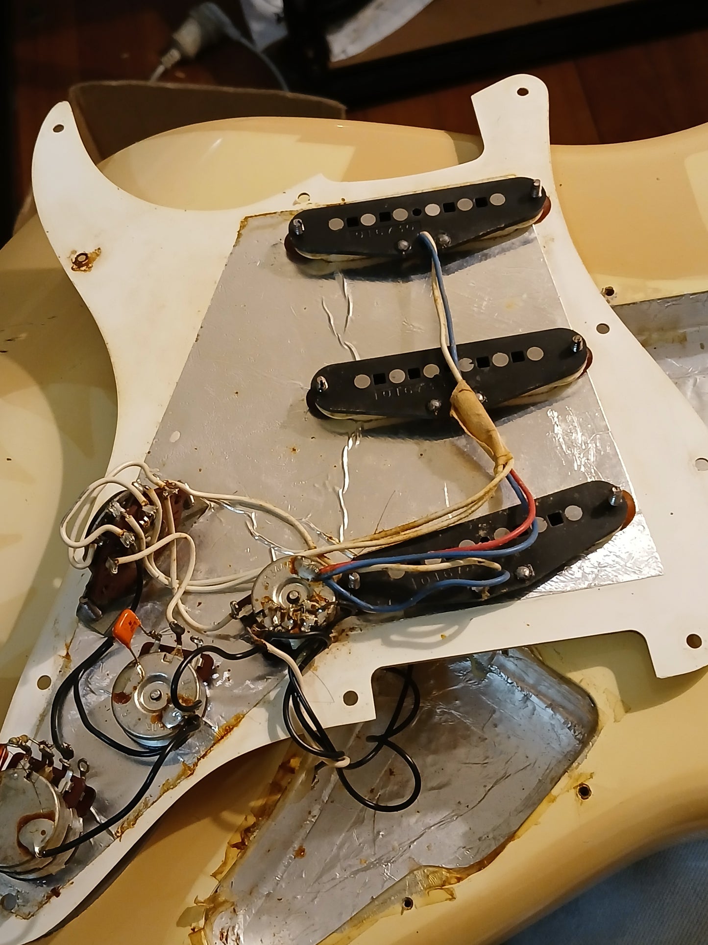 1989 Fender USA American Standard "420 Edition" Stratocaster (Aged White)