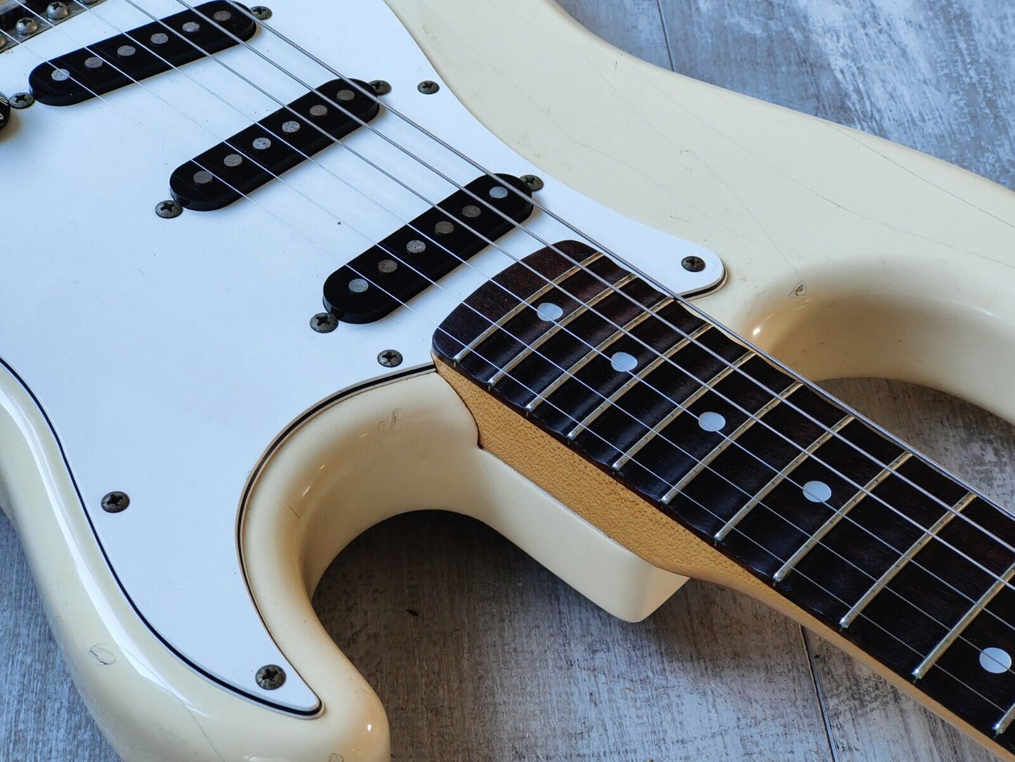 1989 Fender Japan ST72-65 '72 Reissue Blackmore Scalloped Stratocaster (White)