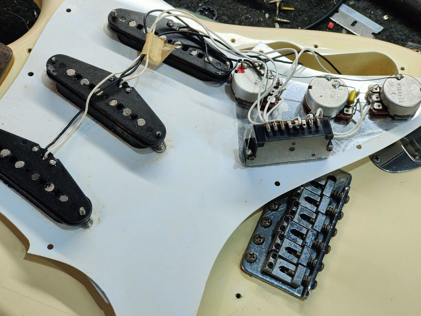 1989 Fender Japan ST72-65 '72 Reissue Blackmore Scalloped Stratocaster (White)