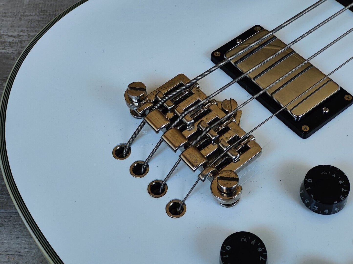 2012 Burny LPB-Custom Les Paul Custom Medium Scale Bass (Snow White)