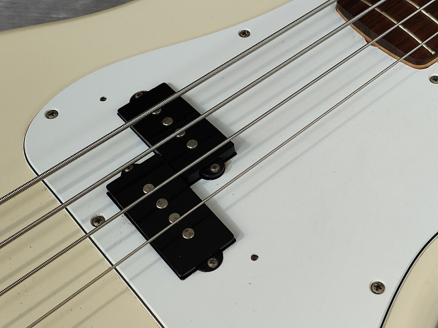 2004 Fender Japan PB-STD Standard Precision Bass (Vintage White)
