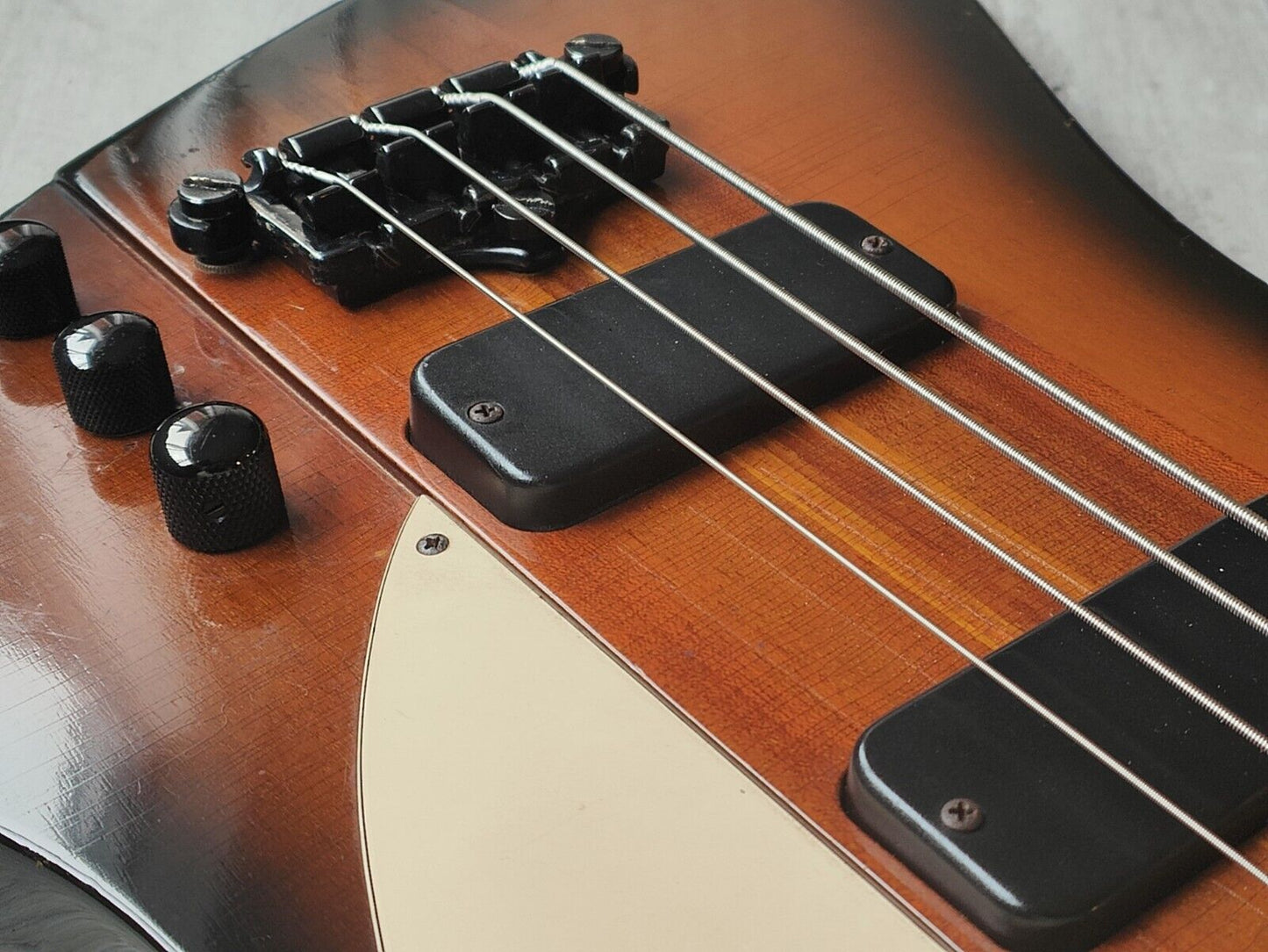 1990 Gibson USA Thunderbird IV Neckthrough Bass (Vintage Brown Sunburst)