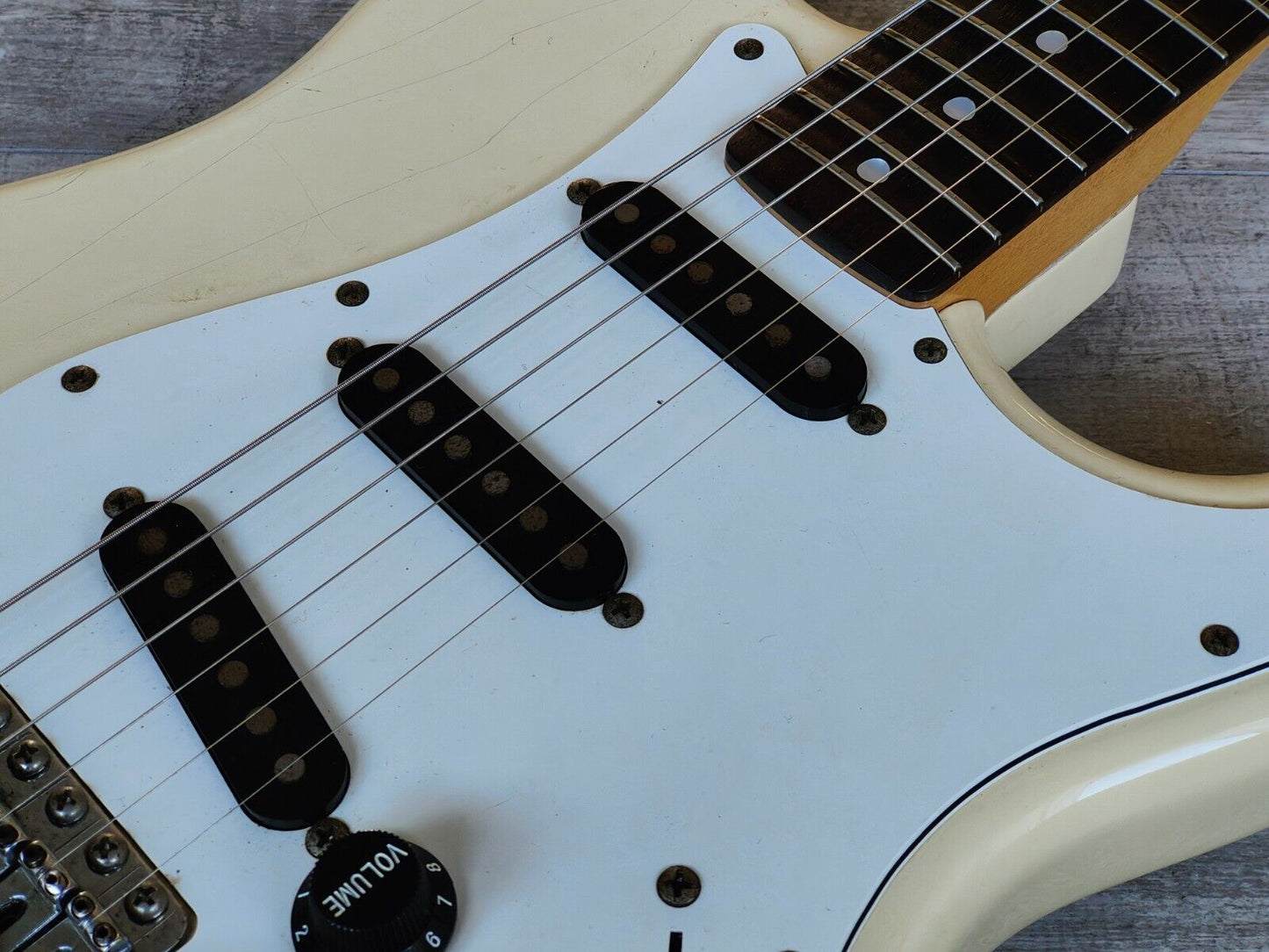 1989 Fender Japan ST72-65 '72 Reissue Blackmore Scalloped Stratocaster (White)