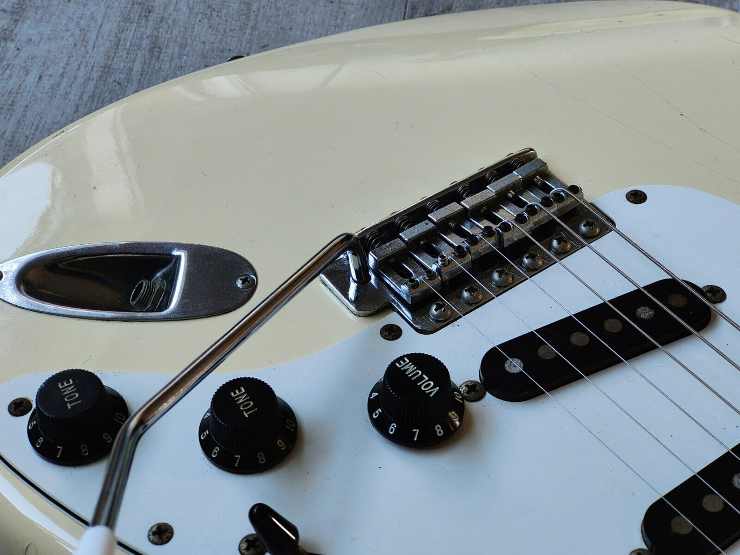 1989 Fender Japan ST72-65 '72 Reissue Blackmore Scalloped Stratocaster (White)