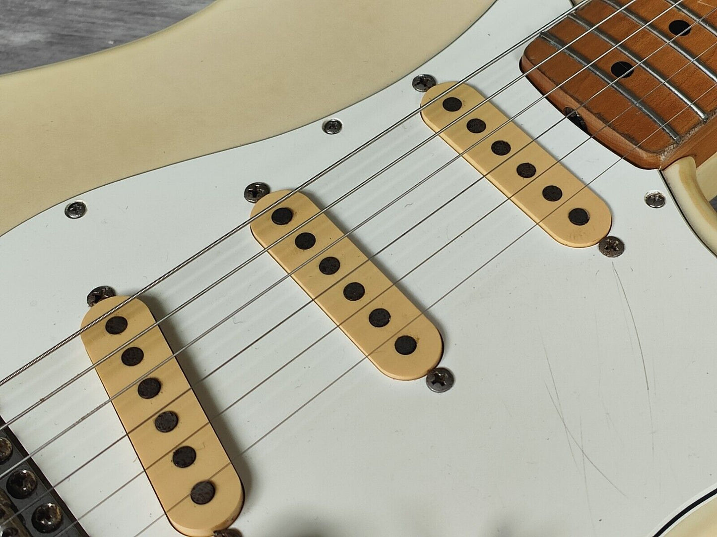 2000 Fender Japan STR-135RK Richie Kotzen Stratocaster w/ST57 Neck (White)