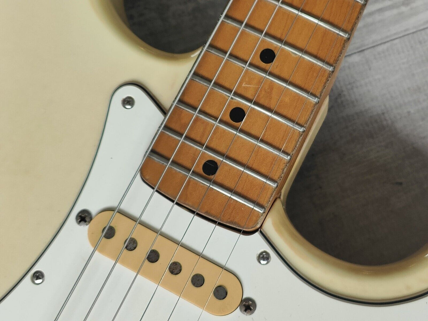 2000 Fender Japan STR-135RK Richie Kotzen Stratocaster w/ST57 Neck (White)