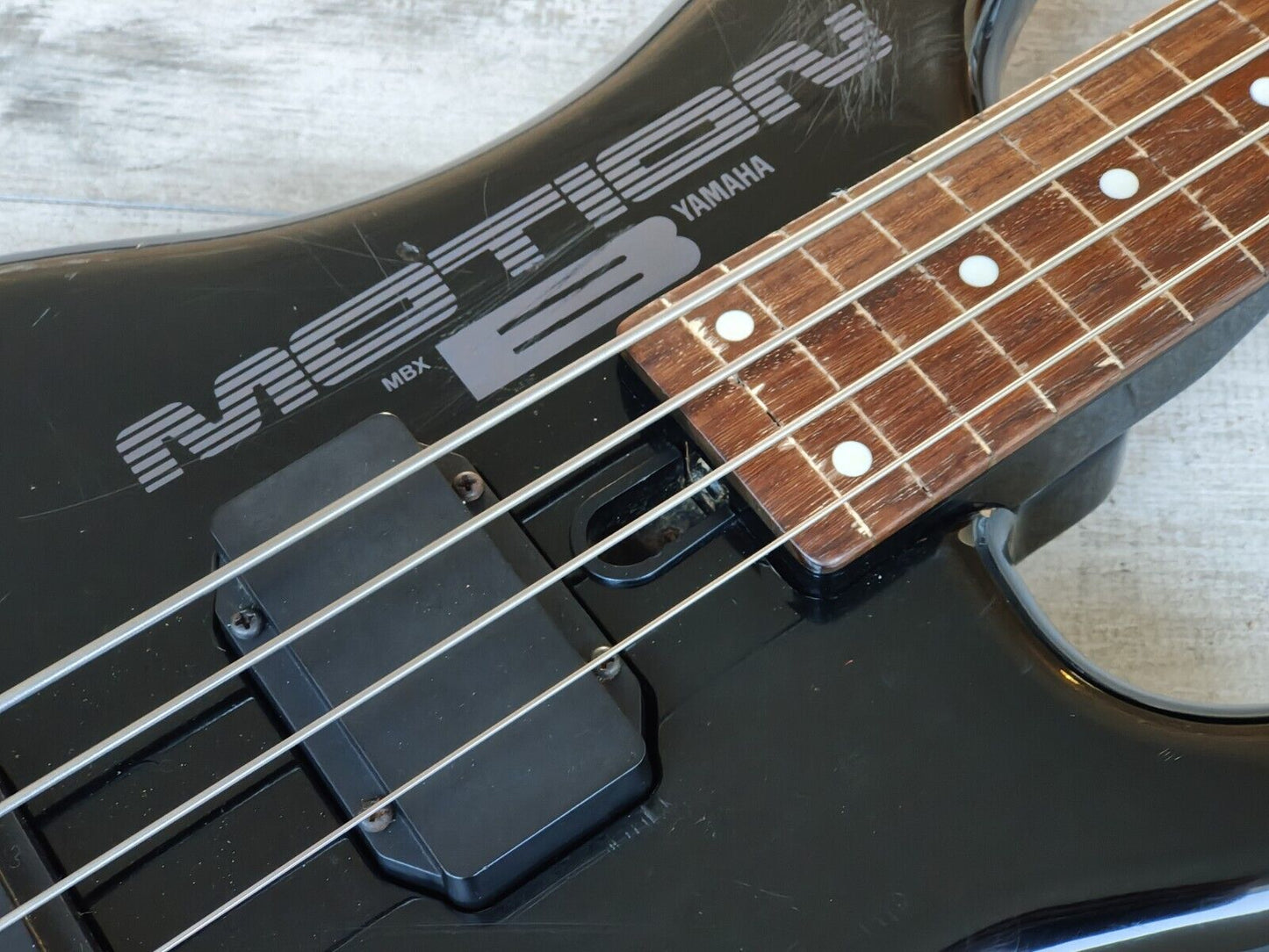 1980's Yamaha Japan MBX Motion B Headless/Fretless Medium Scale Bass (Black)