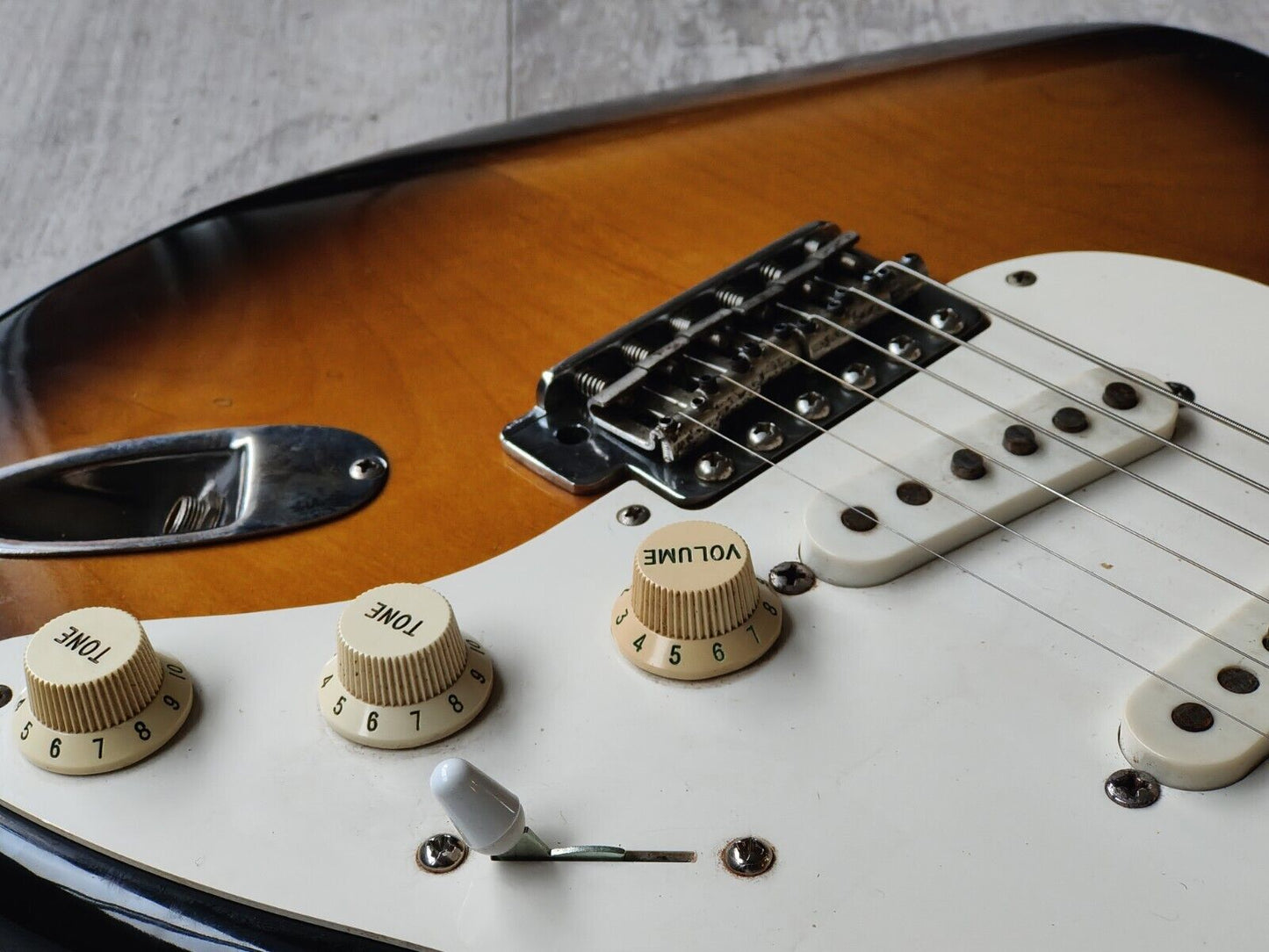 1991 Fender Japan ST57-650 '57 Reissue Vintage Stratocaster (Brown Sunburst)