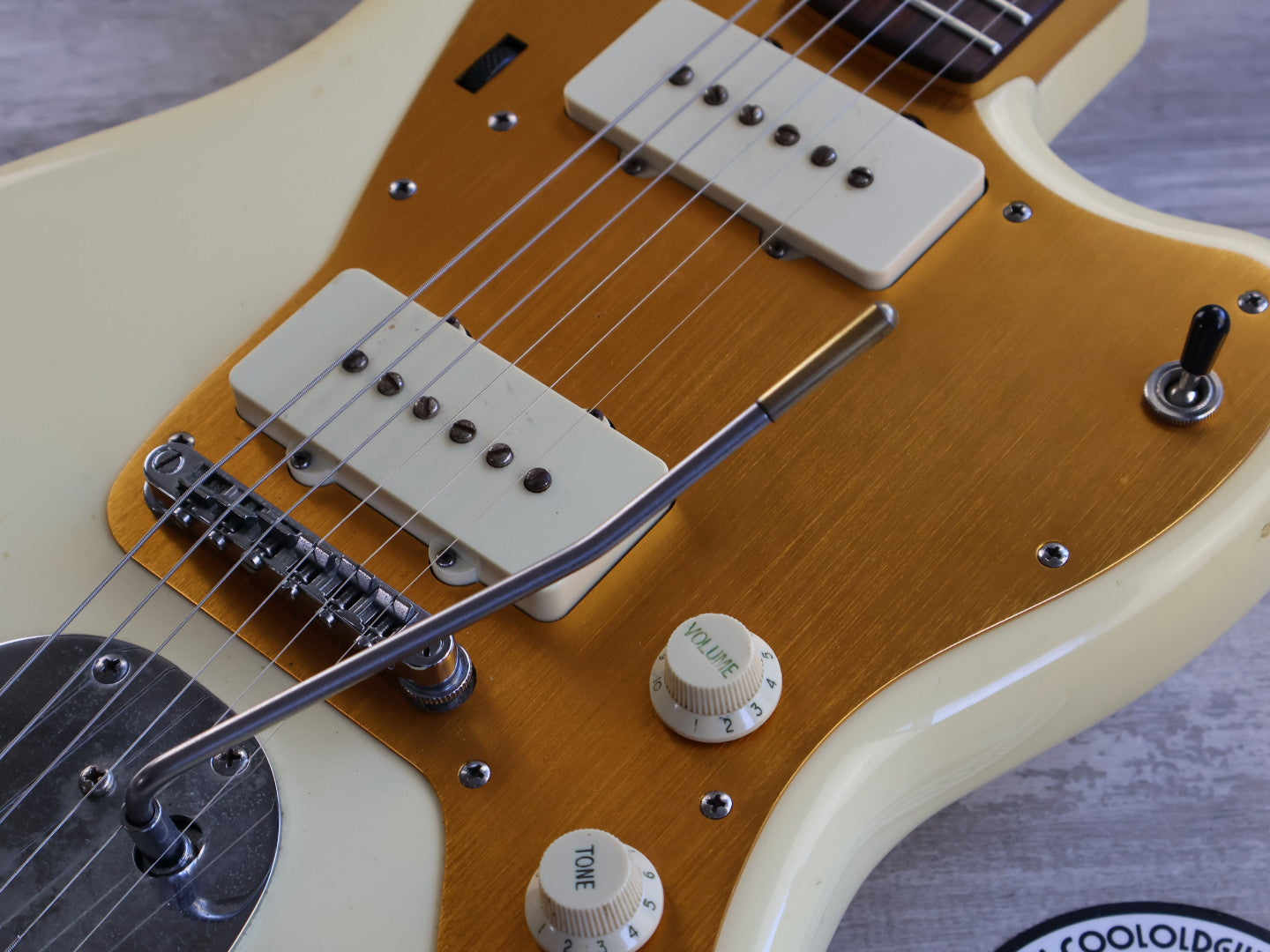 2014 Squier "J Mascis" Jazzmaster w/Rosewood Fingerboard (Vintage White/Gold)