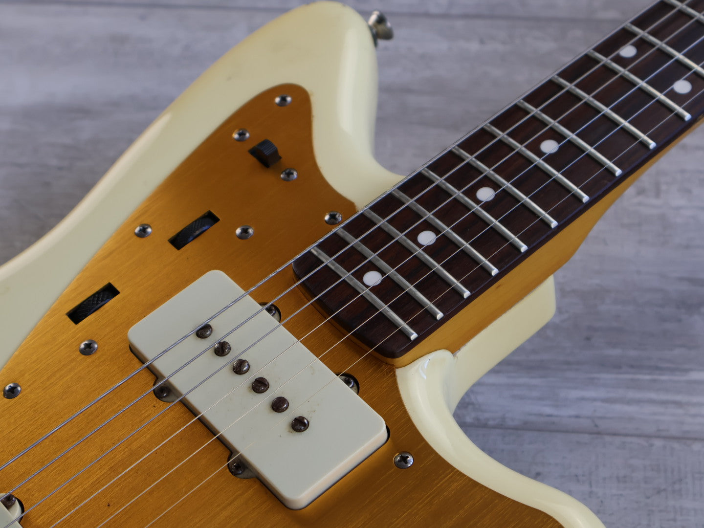 2014 Squier "J Mascis" Jazzmaster w/Rosewood Fingerboard (Vintage White/Gold)
