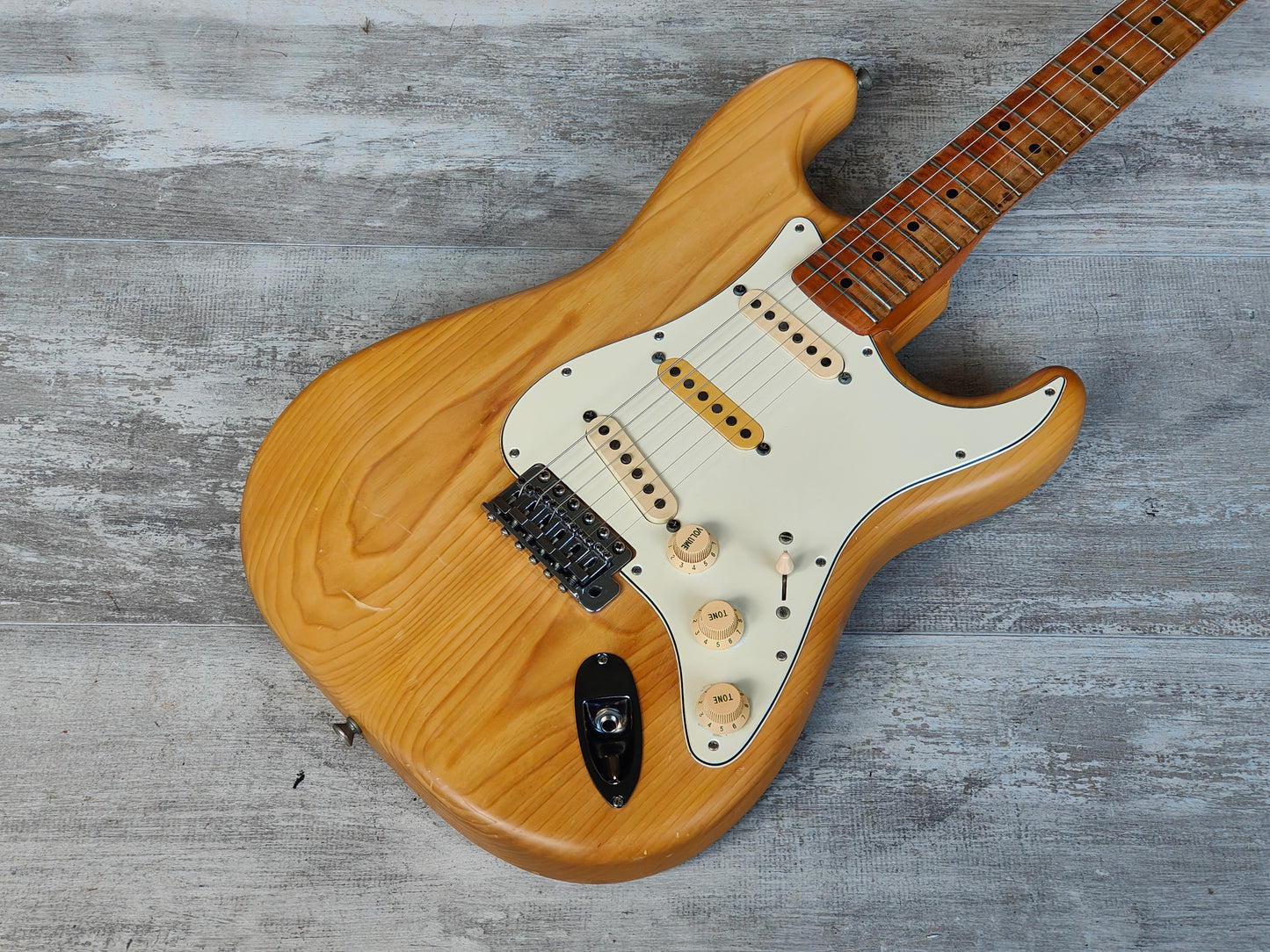 1993 Fender Japan ST72-65 '72 Reissue Scalloped Stratocaster (Natural Ash)