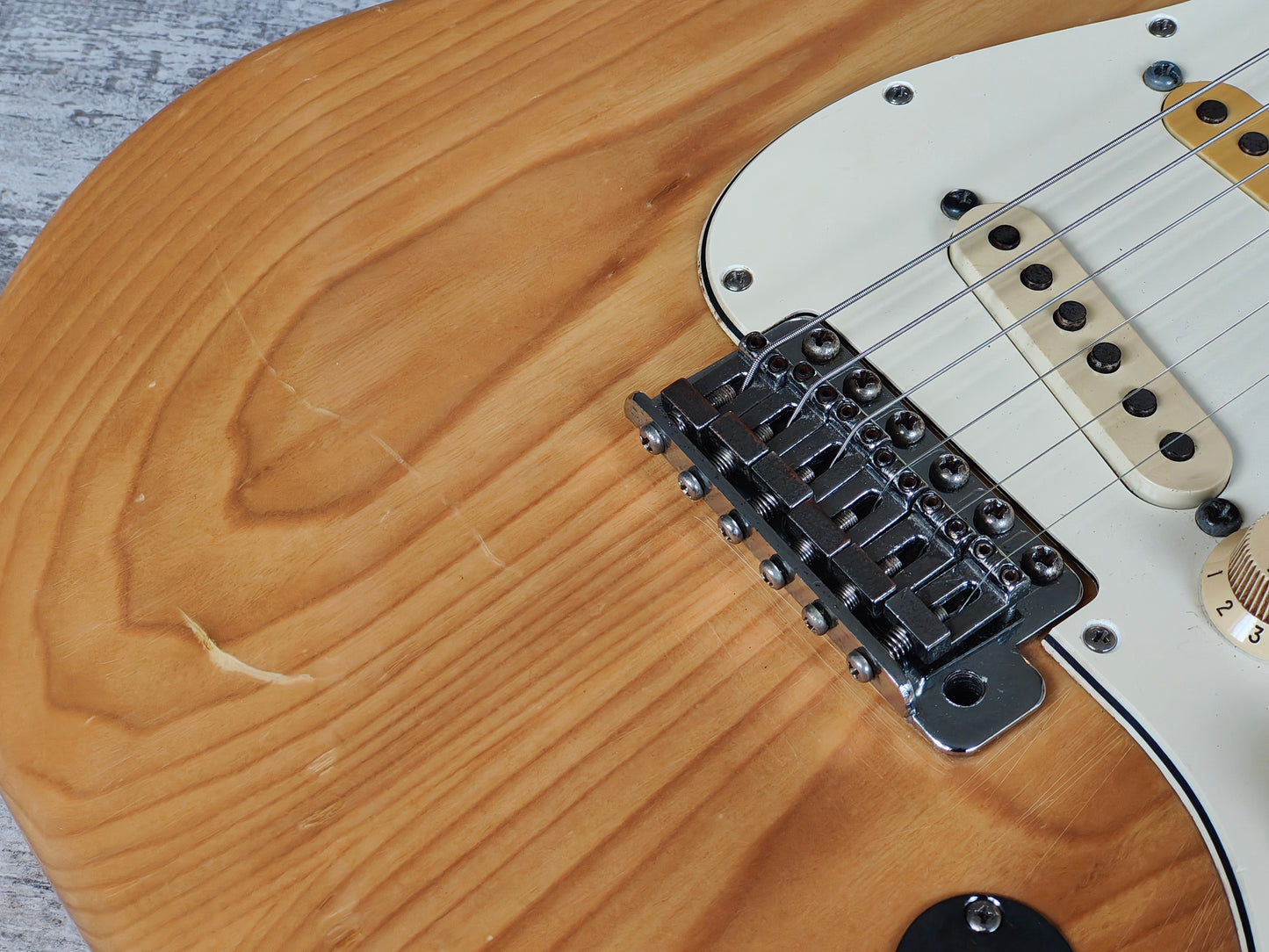 1993 Fender Japan ST72-65 '72 Reissue Scalloped Stratocaster (Natural Ash)