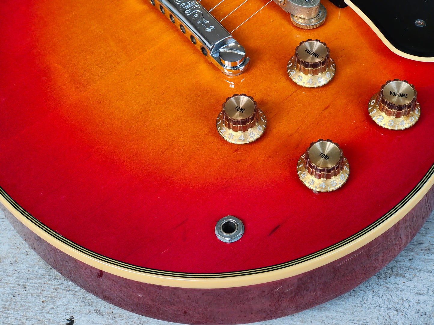 1977 Yamaha Japan SG-700 Double Cutaway (Cherry Sunburst)