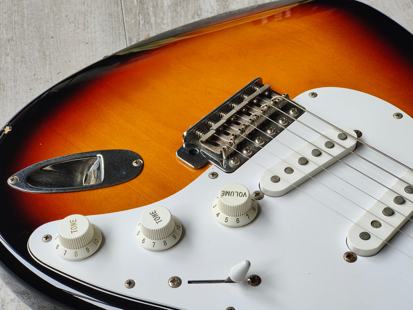 2005 Fender Japan ST-STD Stratocaster Standard (Sunburst)