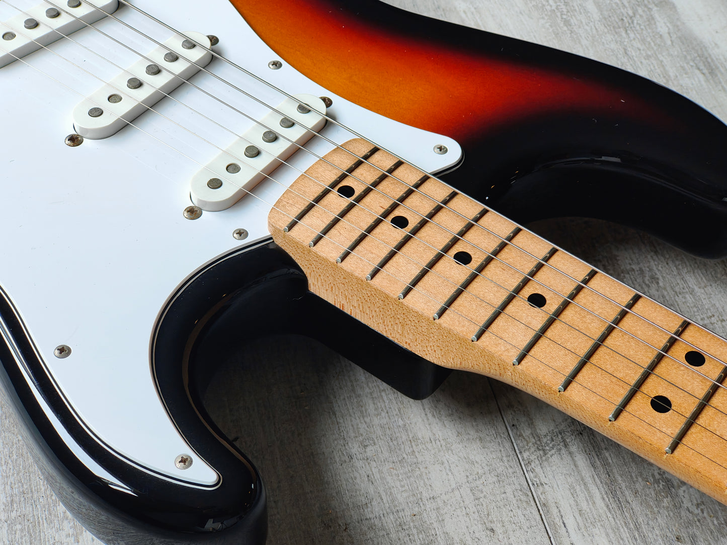 2005 Fender Japan ST-STD Stratocaster Standard (Sunburst)