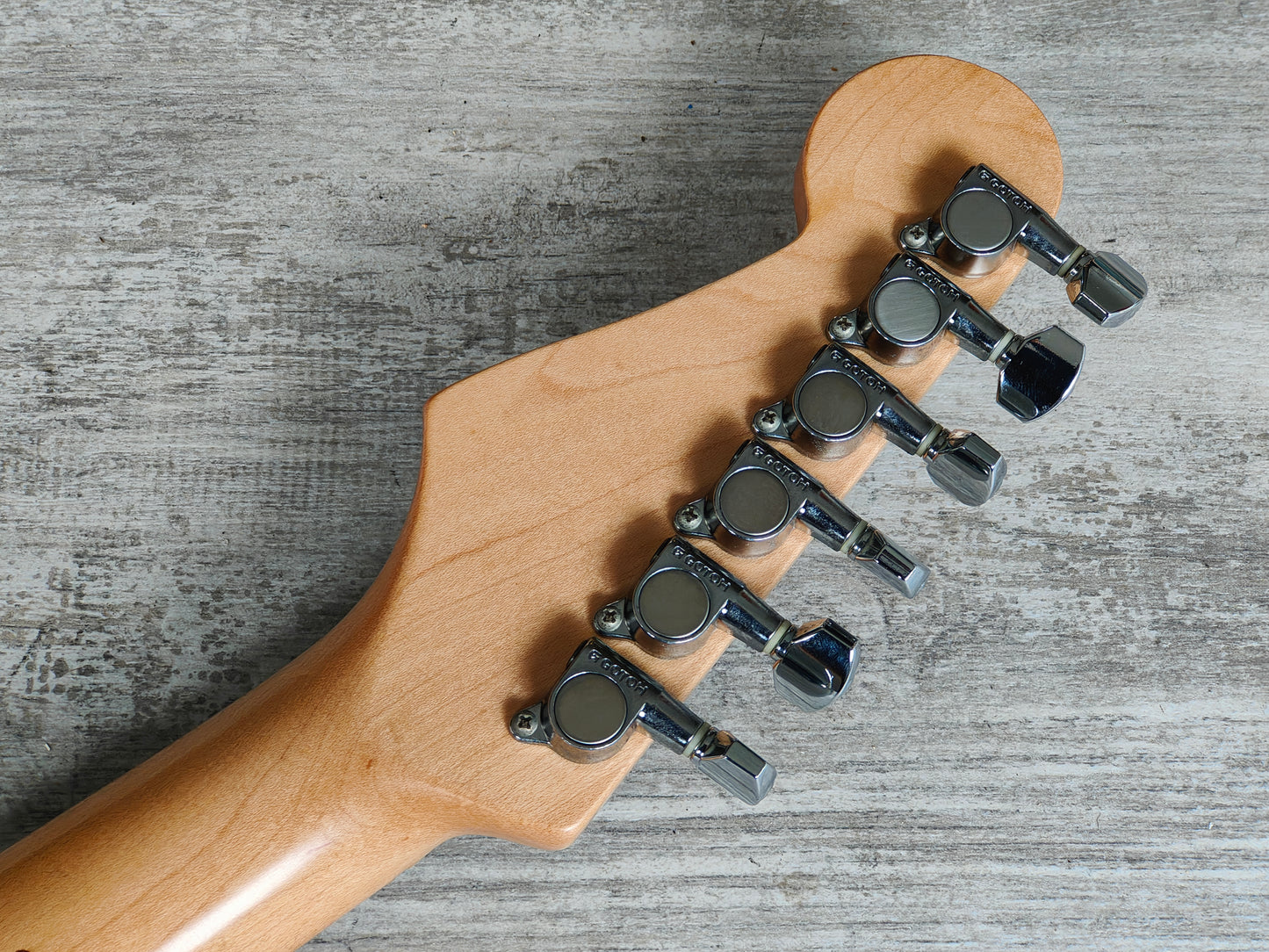 2005 Fender Japan ST-STD Stratocaster Standard (Sunburst)