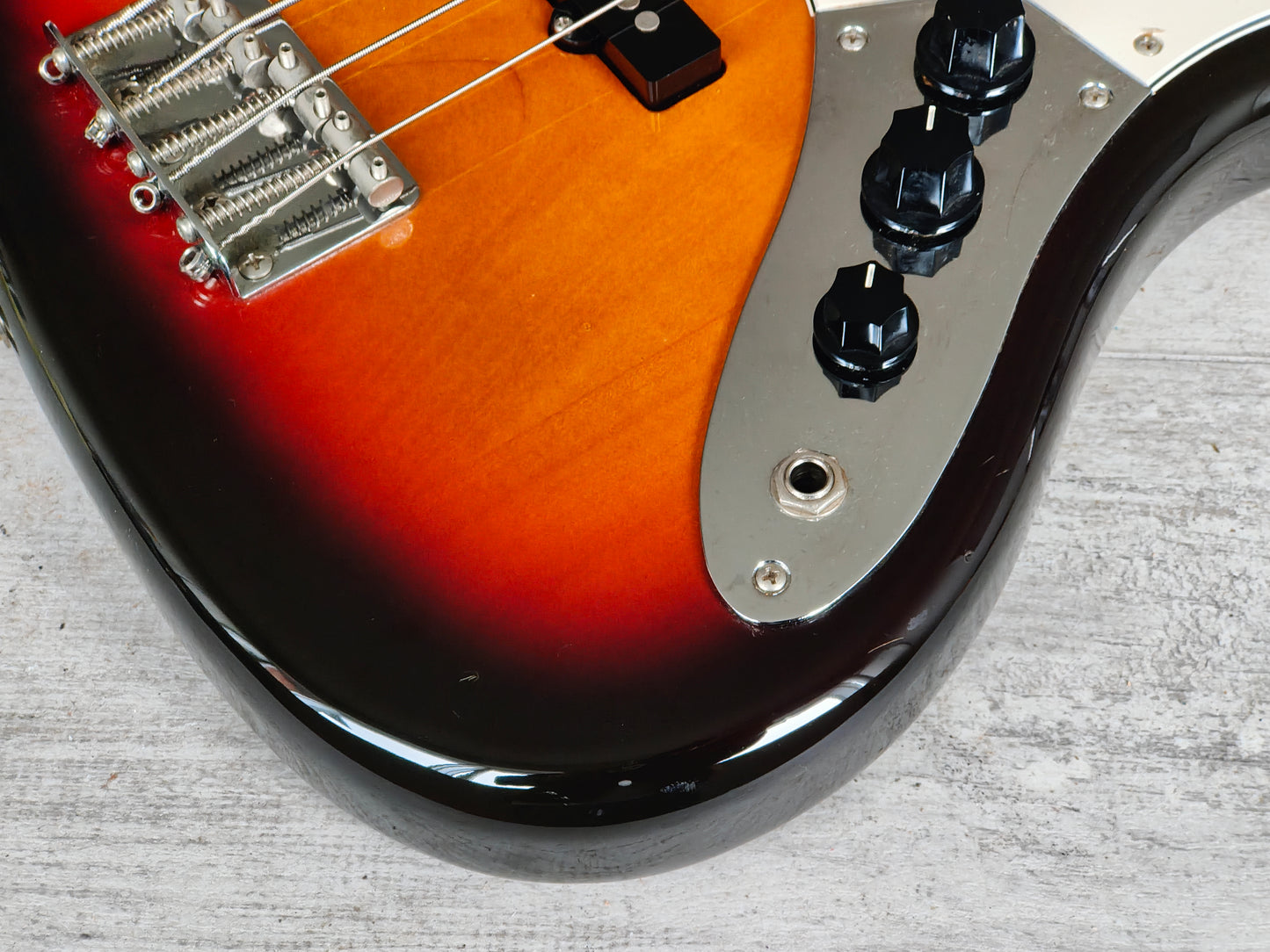 2004 Fender Japan Jazz Bass Standard (Sunburst)