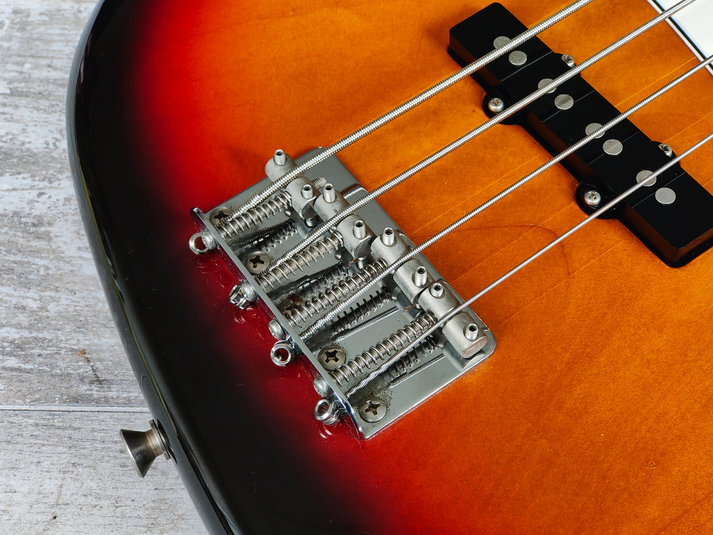 2004 Fender Japan Jazz Bass Standard (Sunburst)