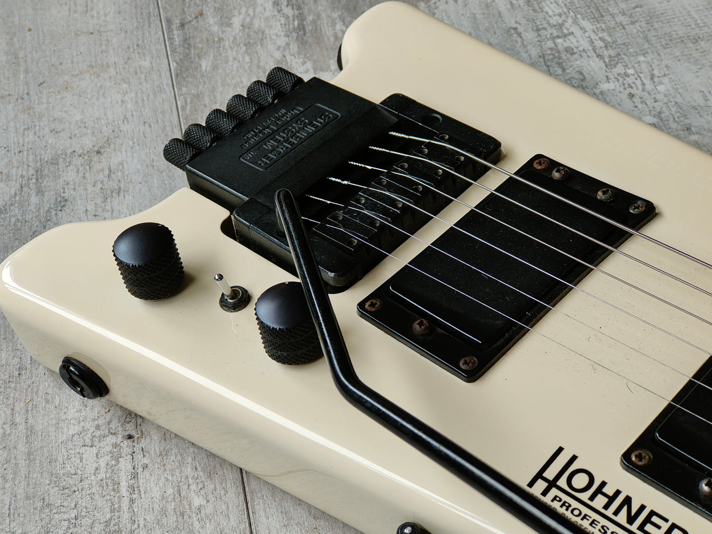 1990 Hohner G2T Headless Guitar w/Steinberger System (White)