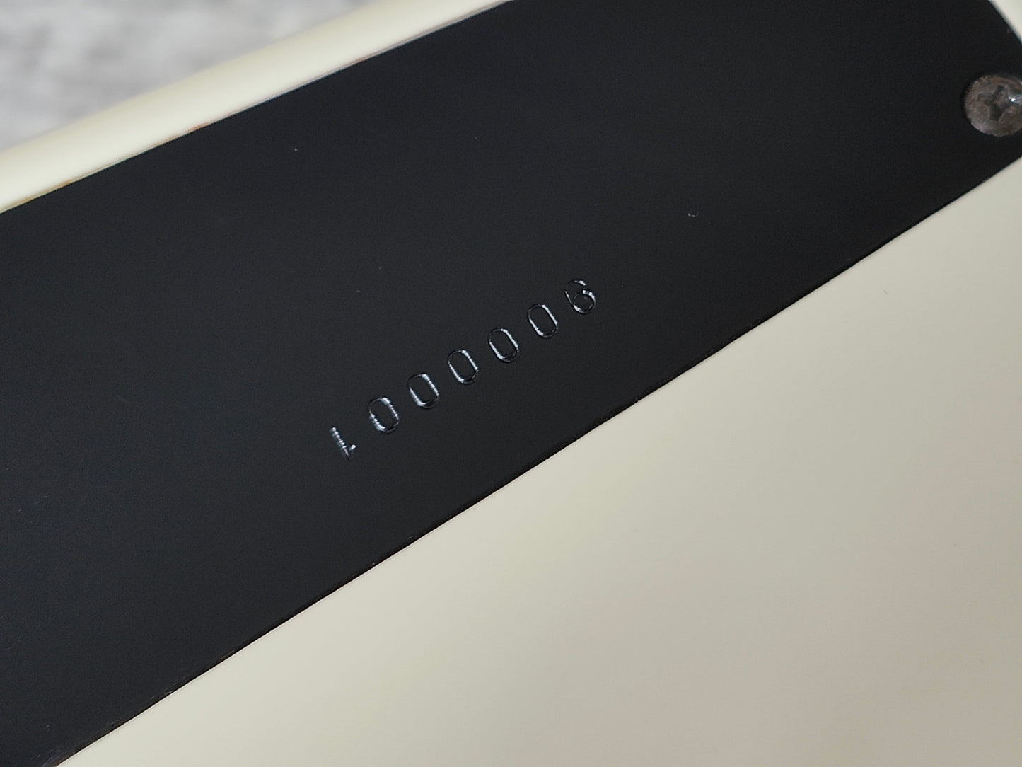 1990 Hohner G2T Headless Guitar w/Steinberger System (White)