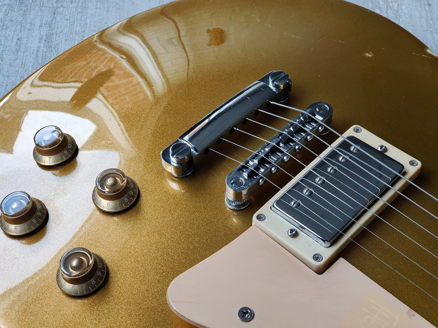 Blitz by Aria Pro II Leopard Les Paul Standard (Goldtop)