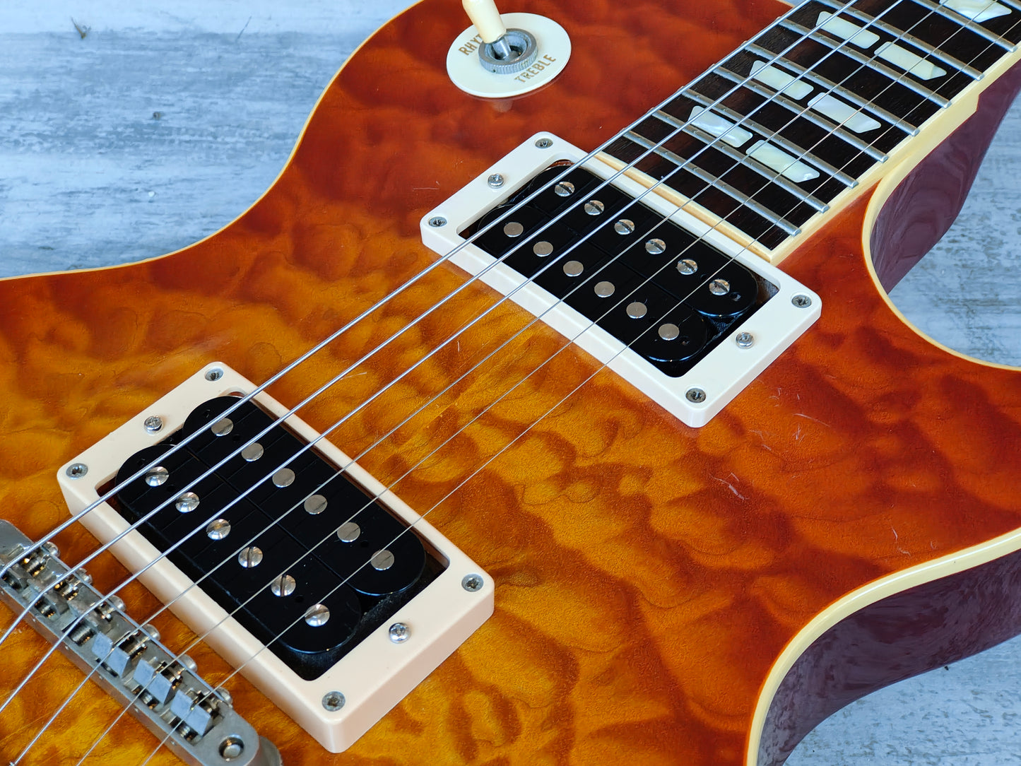 2004 History (by Fujigen Japan) ZLS100-CFS Les Paul Standard (Quilt Maple Sunburst)