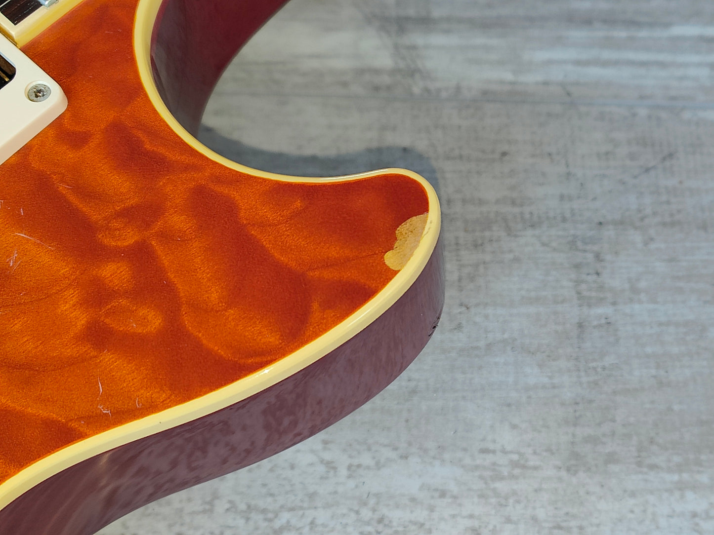 2004 History (by Fujigen Japan) ZLS100-CFS Les Paul Standard (Quilt Maple Sunburst)