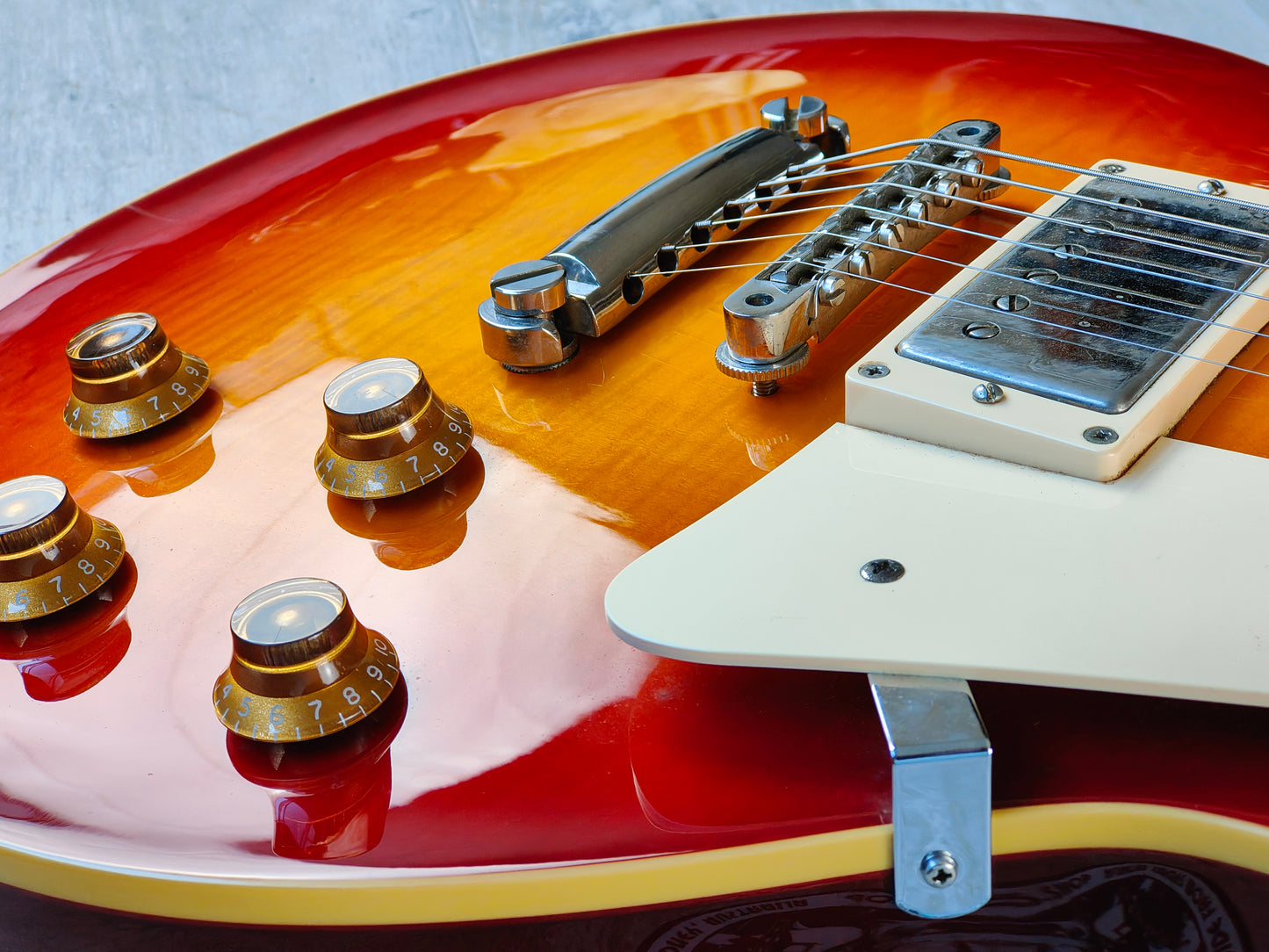 2012 Edwards Japan (by ESP) E-LP-108SD Les Paul w/Seymour Duncans (Sunburst)