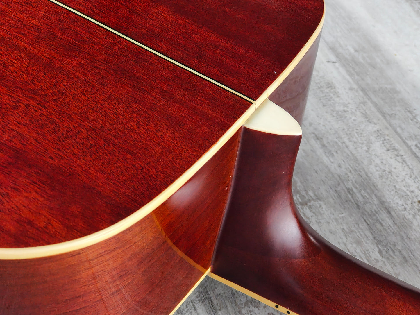 1990 Morris MD-512 Dreadnought Acoustic Guitar (Sunburst)