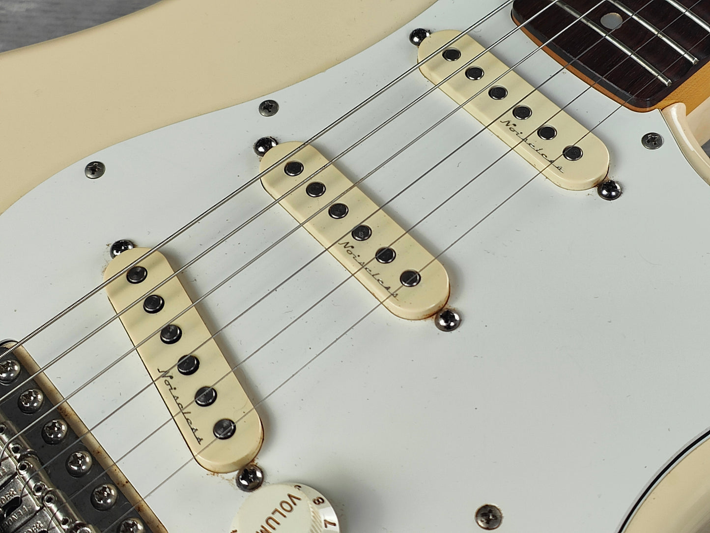 2010 Fender Japan ST72-RB Blackmore '72 Reissue Scalloped Stratocaster (White)