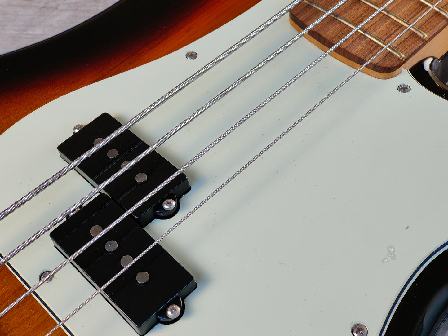 2021 Fender Player Plus Precision Bass - Pau Ferro Fingerboard (3-Color Sunburst)