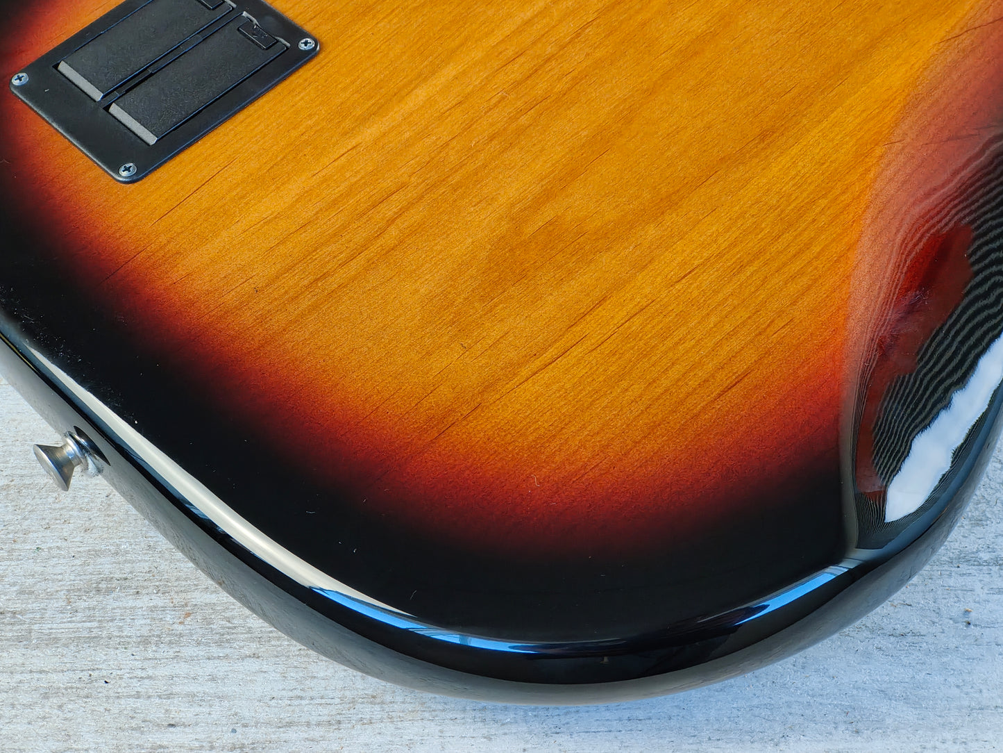2021 Fender Player Plus Precision Bass - Pau Ferro Fingerboard (3-Color Sunburst)