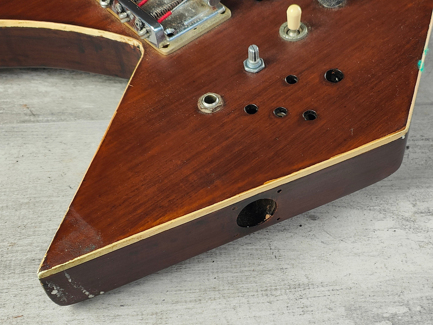 1990 B.C Rich Japan Warlock Bass w/EMG Pickup (Brown)