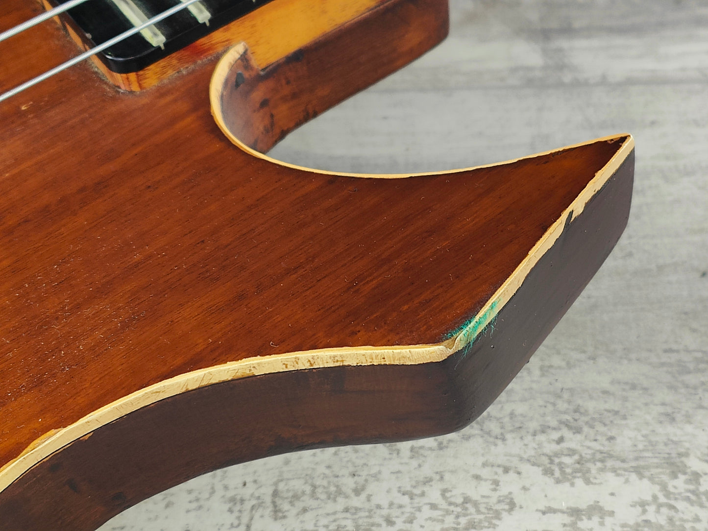 1990 B.C Rich Japan Warlock Bass w/EMG Pickup (Brown)