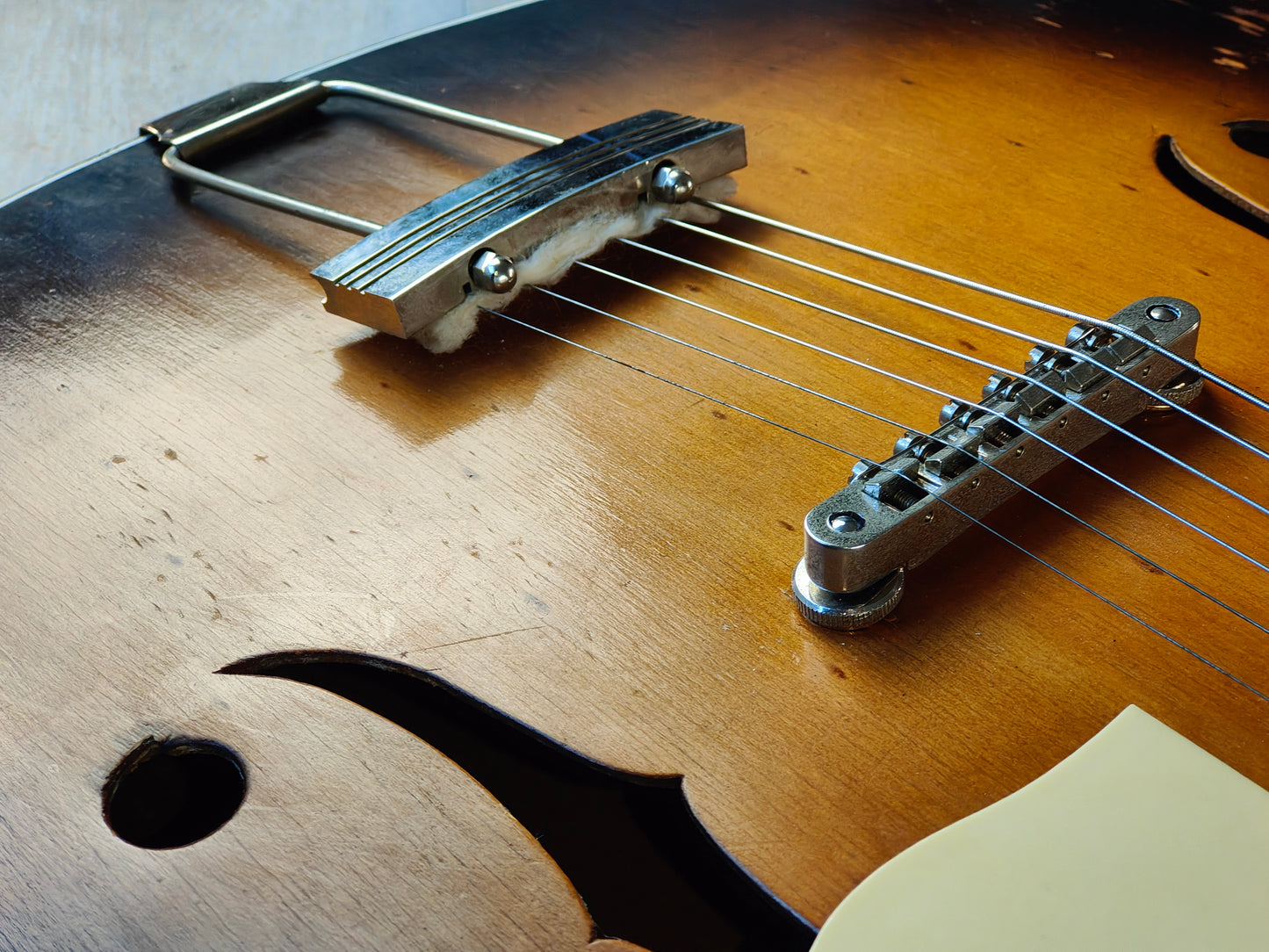 1950's Alver (by Maton) Australian Made Archtop Acoustic (Brown Sunburst)