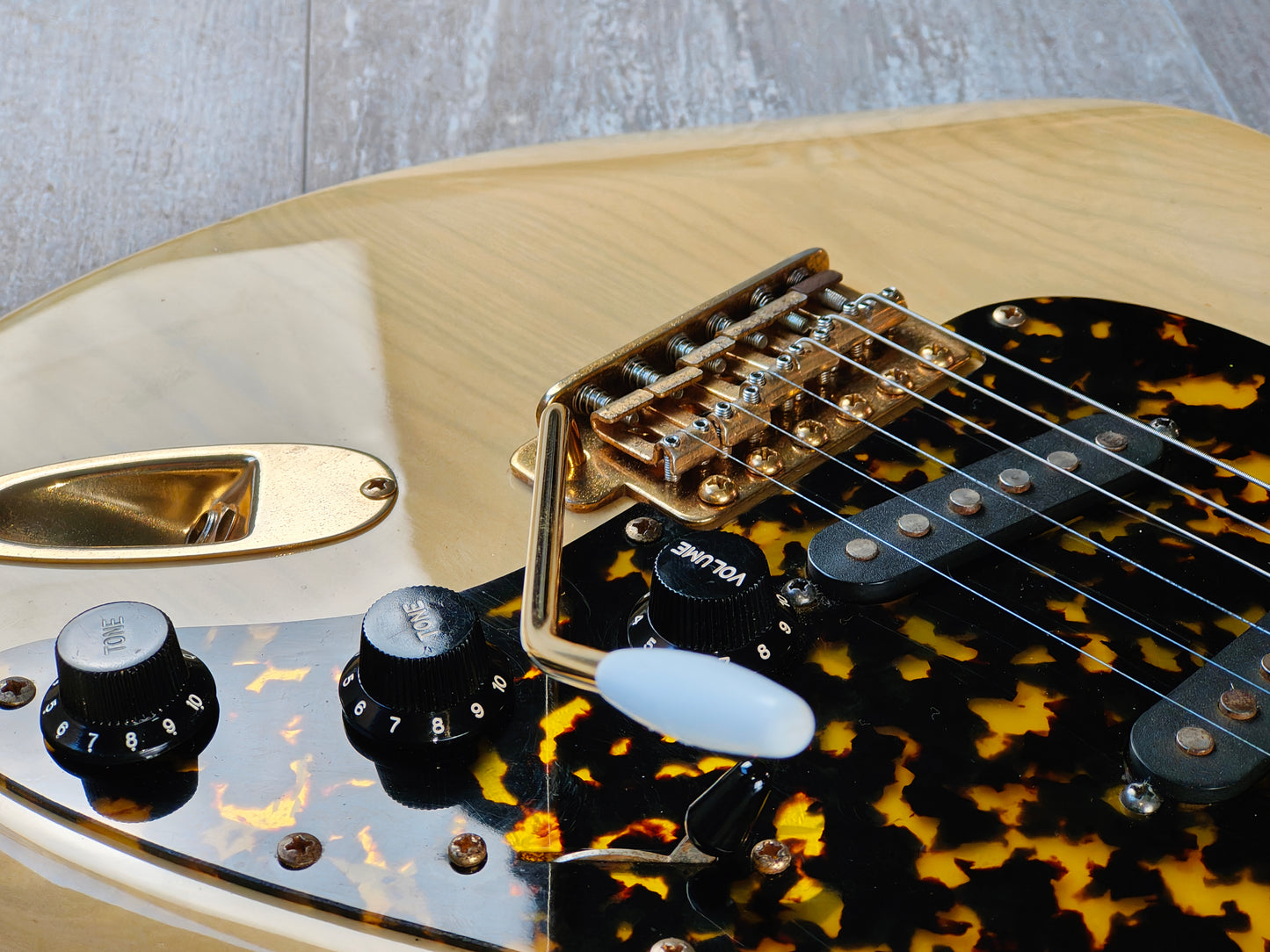 1980's Bill Lawrence (by Morris Japan) BC2R-70G Stratocaster (Natural)