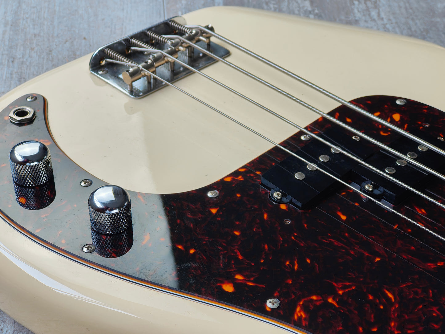 2004 Fender Japan PB62-53 '62 Reissue Precision Bass (Vintage White)