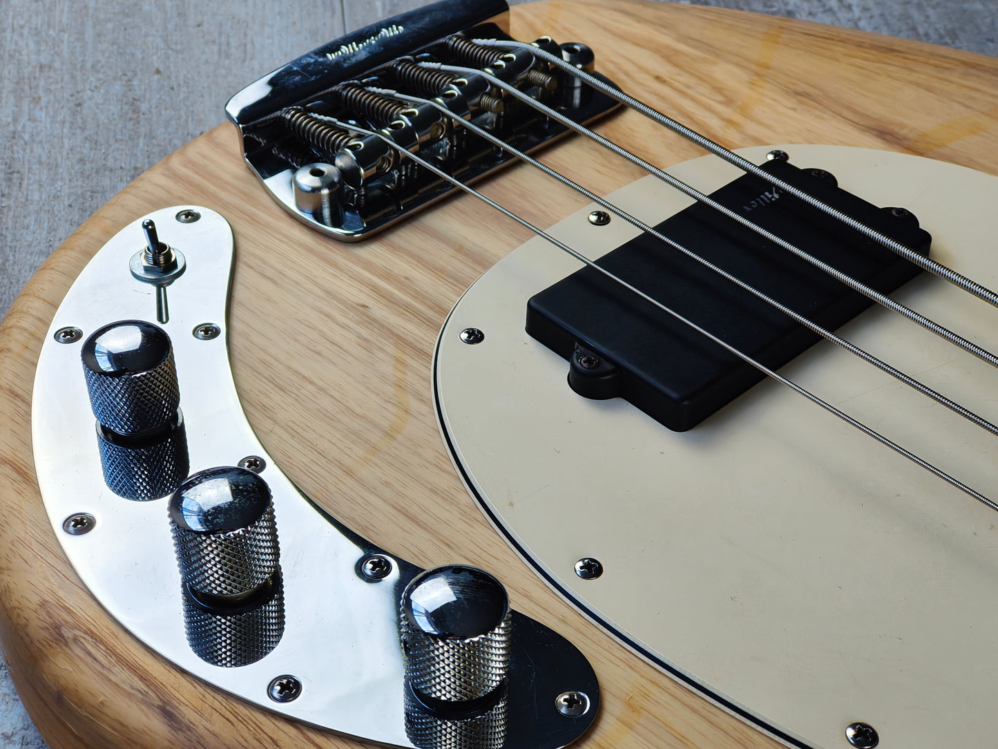 1999 Ernie Ball Music Man USA Stingray Bass (Natural)