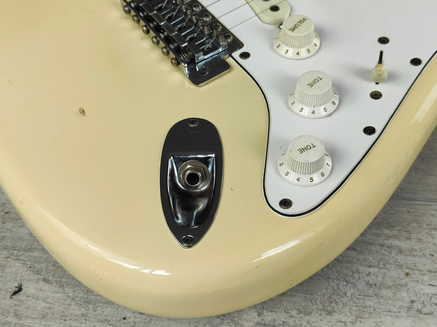 1978 Fernandes Japan FST-70 Scalloped Vintage Stratocaster (Vintage White)