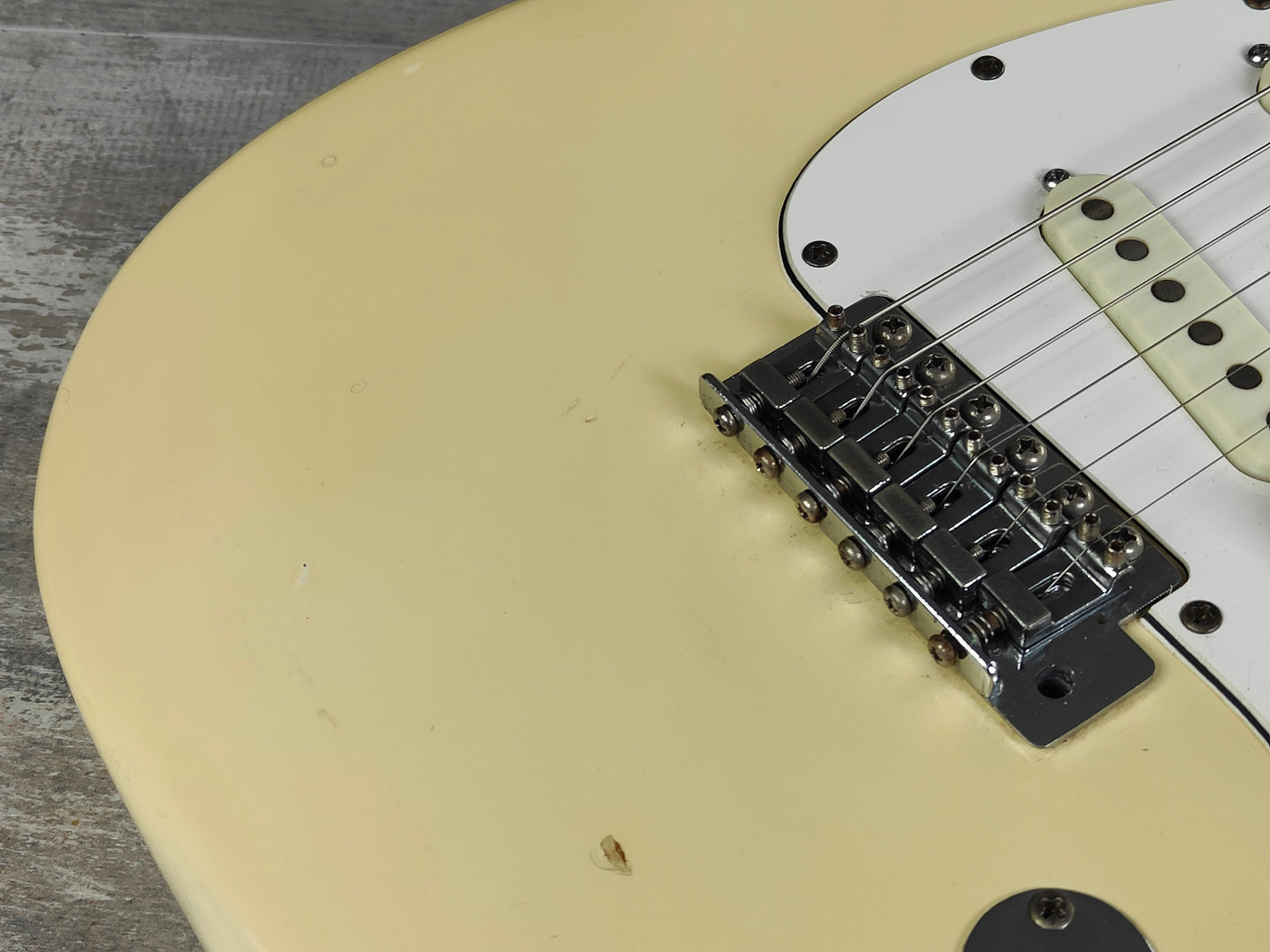 1978 Fernandes Japan FST-70 Scalloped Vintage Stratocaster (Vintage White)