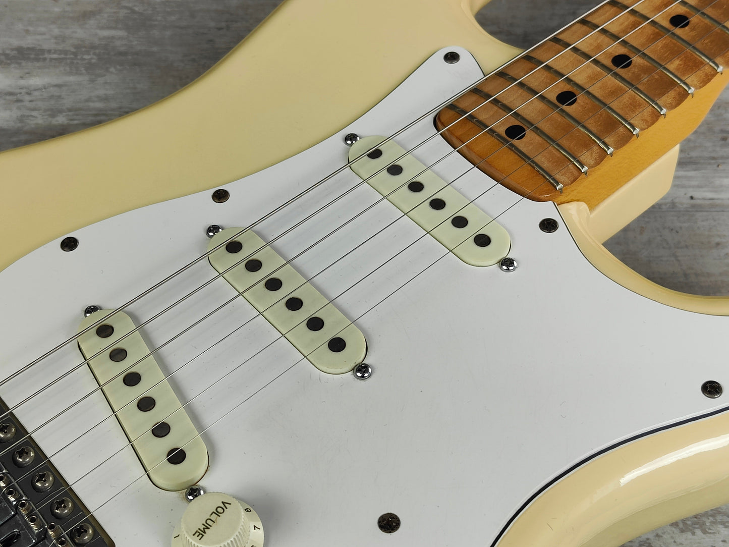 1978 Fernandes Japan FST-70 Scalloped Vintage Stratocaster (Vintage White)