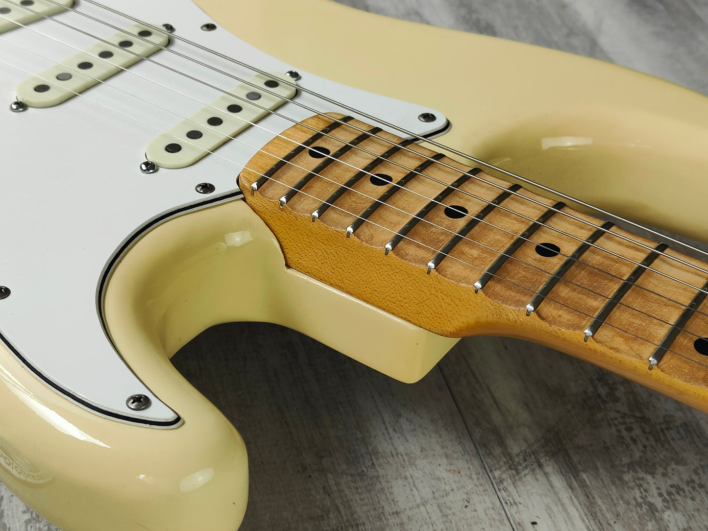 1978 Fernandes Japan FST-70 Scalloped Vintage Stratocaster (Vintage White)