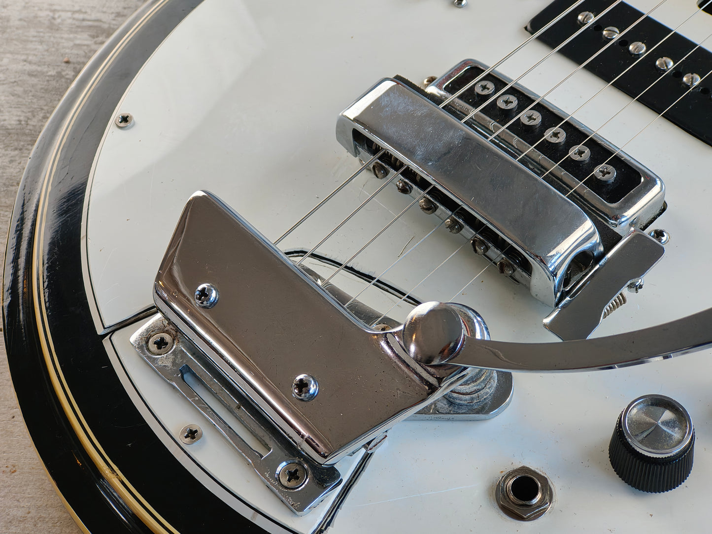 1968 Kawai Japan CB-2V "Banjitar" Electric Guitar (Round & Cute)