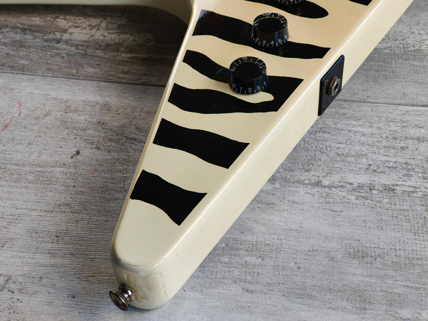 Rocky (by Cort) Flying V (Black & White Tiger Stripe)